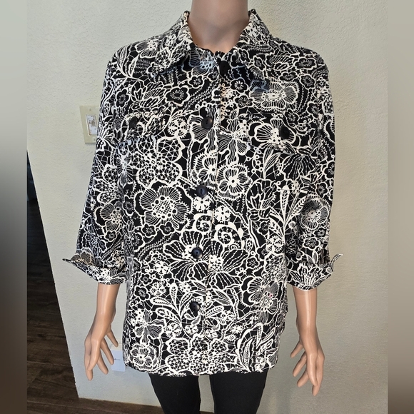 Koret Jackets & Blazers - Koret  Women's Black White Floral 3/4 Sleeve Shorty Jacket Size Large